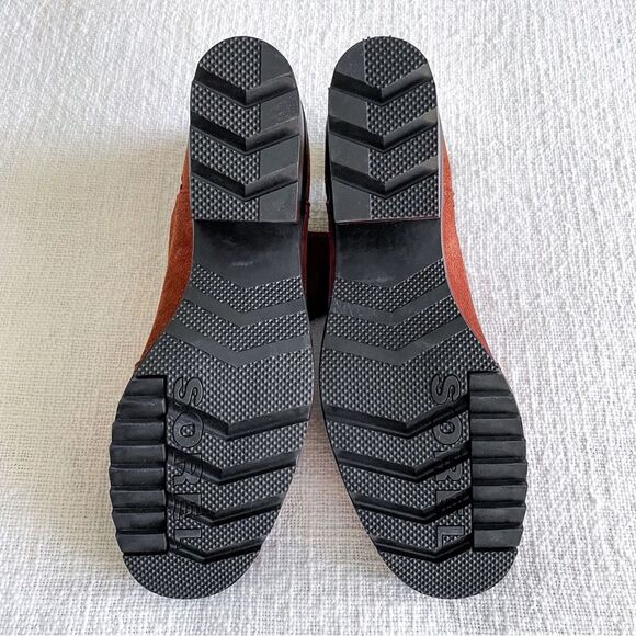 Sorel cut out ankle boots. - Picture 11 of 12